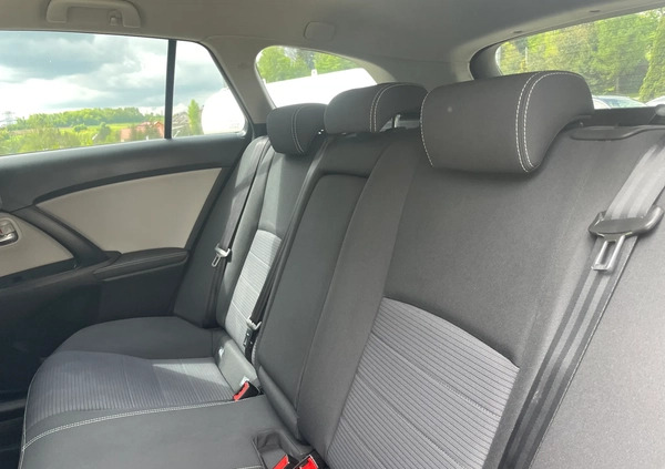 Toyota Avensis cena 47900 przebieg: 170000, rok produkcji 2016 z Strzyżów małe 326